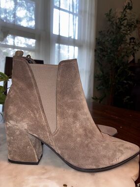 $495  Kennel and Schmenger Suede Block Heel Ankle Boots - Taupe
